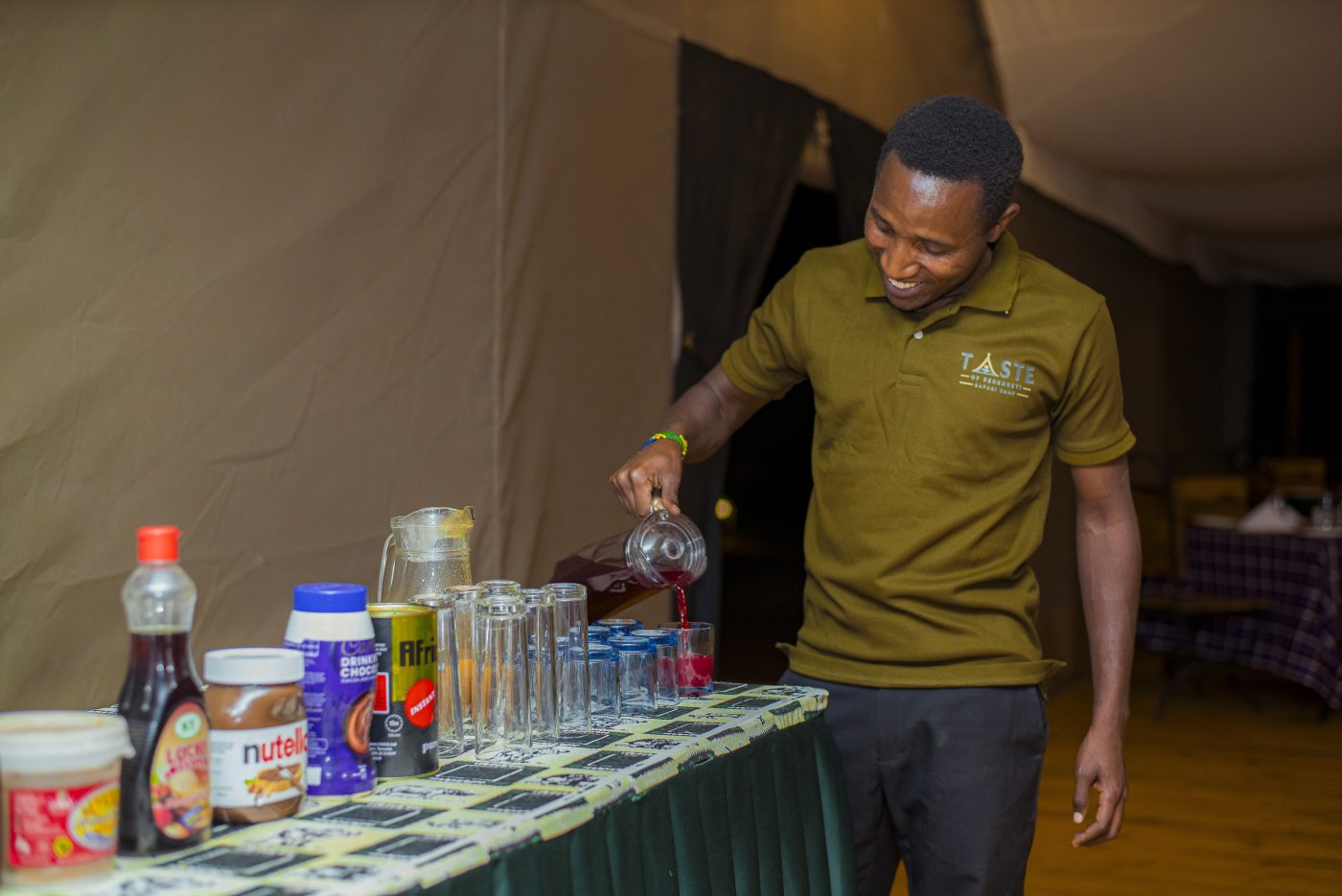 Warm hospitality at the drinks station